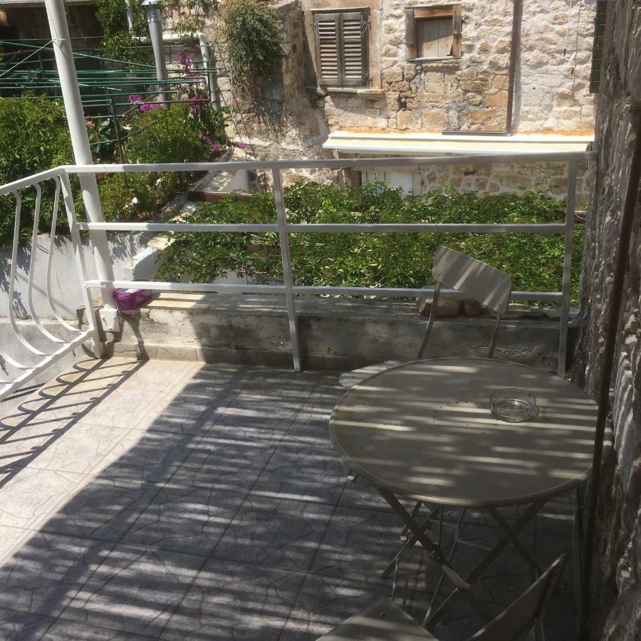 Hvar Piazza Apartment Hvar Town Exterior photo